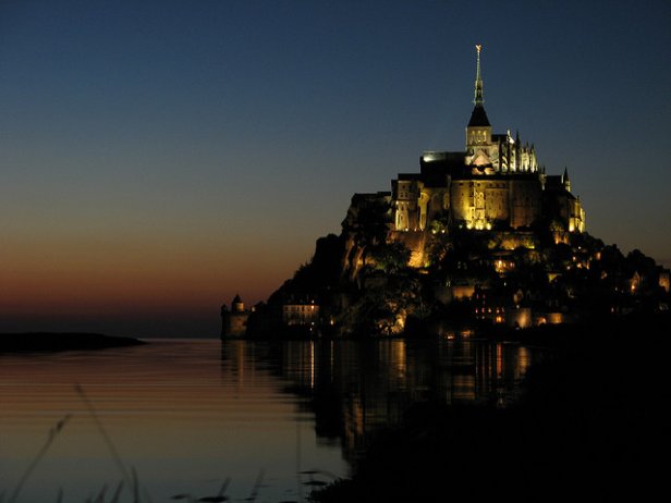 /Crepúsculo en Mont Saint-Michel