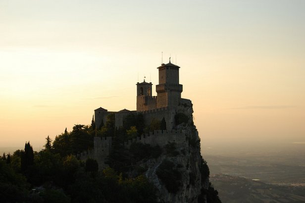 /Vista de las torres de San Marino
